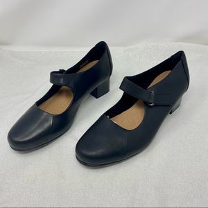 Clarks NWT Damson Vibe Mary Janes- Size 10W